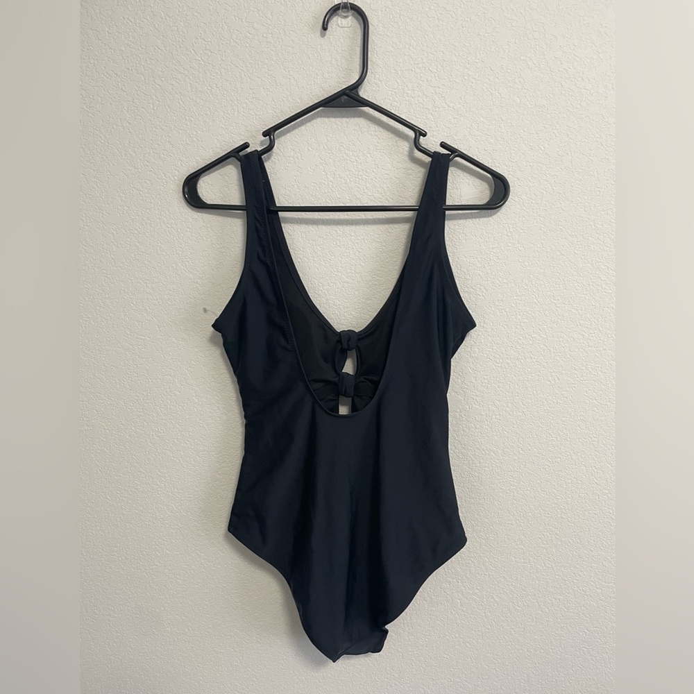 Old Navy Black Keyhole One Piece Swimsuit Tie Front Medium NWOT - Picture 5 of 8